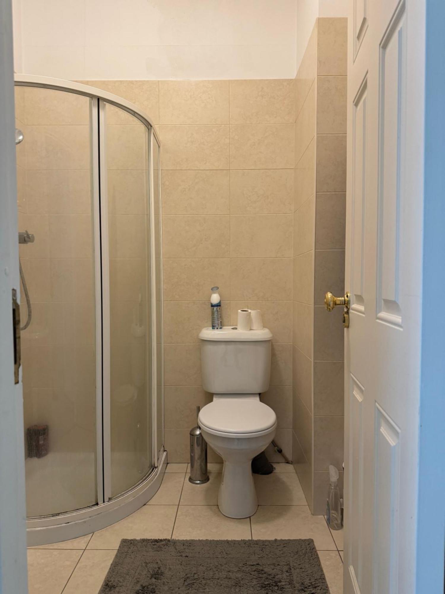 Room With Private Bathroom Near The Center Корк Экстерьер фото